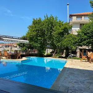 https://villi-sozopol.sozopol-hotels.com